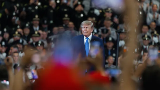 
                    Trump publica mapa com estreito de Ormuz como território dos EUA
                