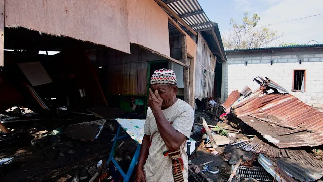 
                    Sobe para 50 o número de mortos após terremoto na Indonésia
                