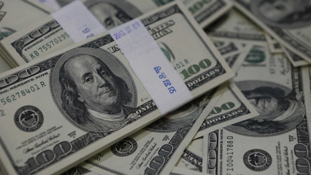 Dólar sobe pela sexta vez seguida e ultrapassa R$ 5,32