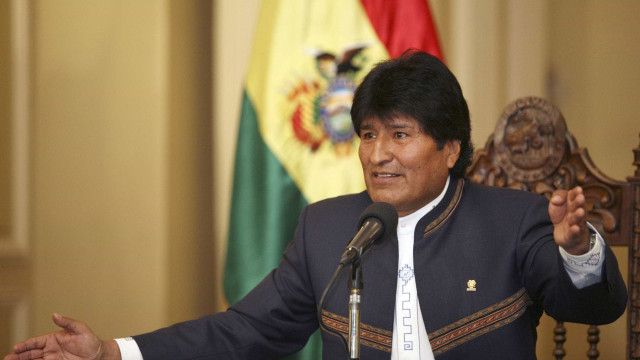 Morales dobra pagamento de bolivianos no fim do ano