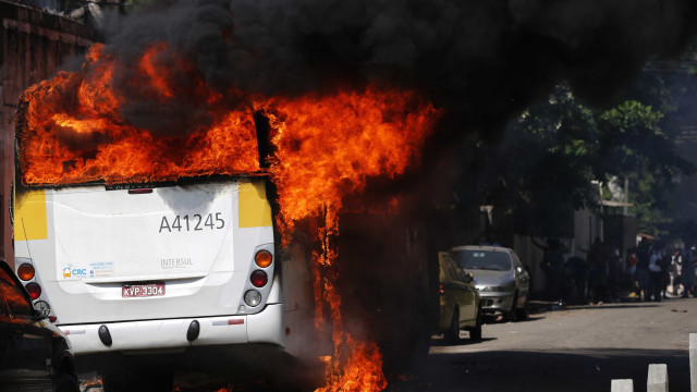 Ônibus queimado eleva para 17 número de veículos incendiados