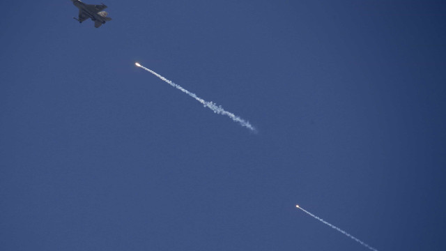 Avião de ataque russo invade espaço aéreo da Suécia