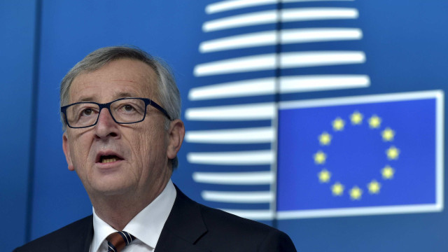 Juncker diz que é "injusto" atacar a independência de bancos centrais