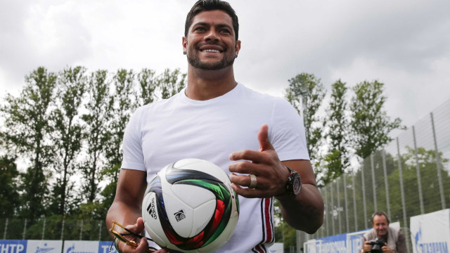 Hulk é apresentado, cita ídolos do Atlético-MG e fala em títulos pelo clube