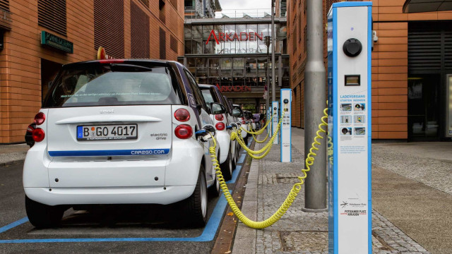 EUA quer que carros elétricos sejam mais barulhentos
