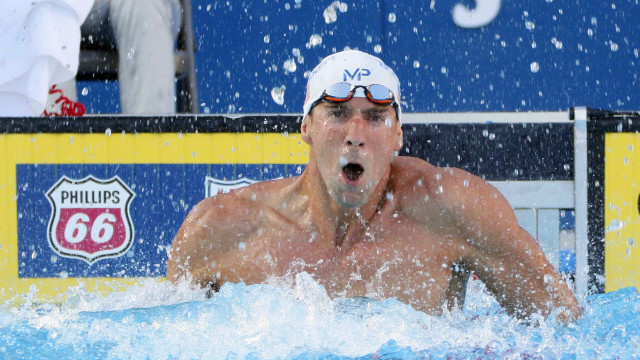 Phelps faz 8º melhor tempo da história e dá recado a rivais