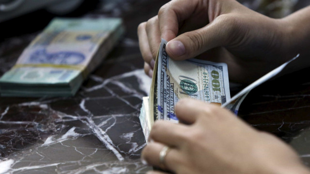 Dólar abre o dia em baixa de 0,59% cotado a R$ 3,7655