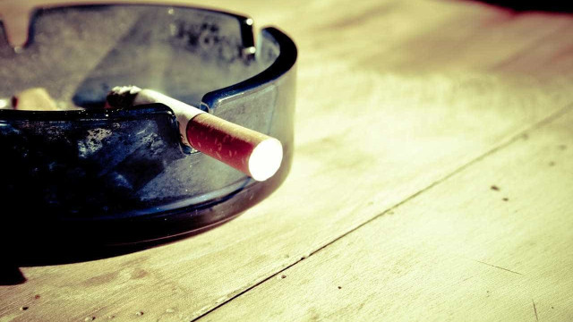 Fumantes ganham menos e ficam mais tempo no desemprego