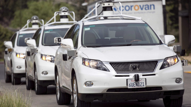 Google quer melhorar condução dos seus carros na chuva