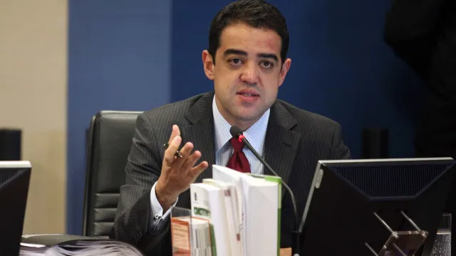 
                    Bruno Dantas oficializa saída do TCU, e Pacheco é favorito para vaga
                