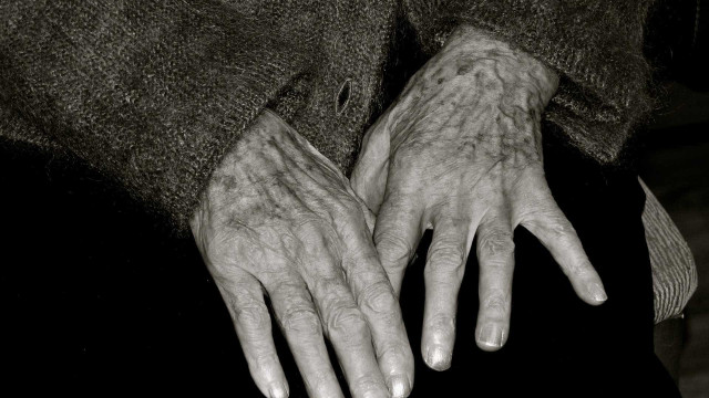 Polícia prende homem que estuprou sogra de 101 anos