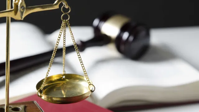 
                    Menino de 12 anos morre após rotina de terror dentro de casa
                