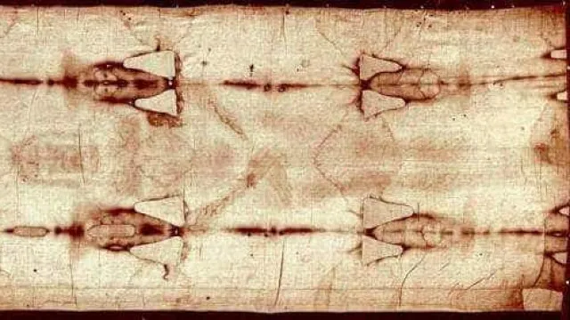
                    O que um novo estudo de DNA revela sobre a história do Santo Sudário
                