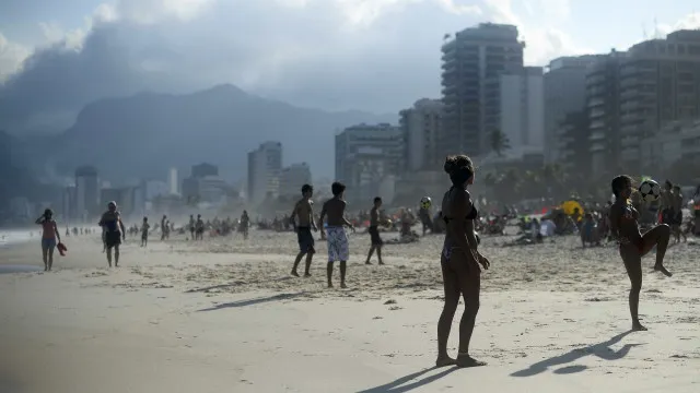 
                    Cristo, Bondinho e outros pontos turísticos são fechados por ventania
                