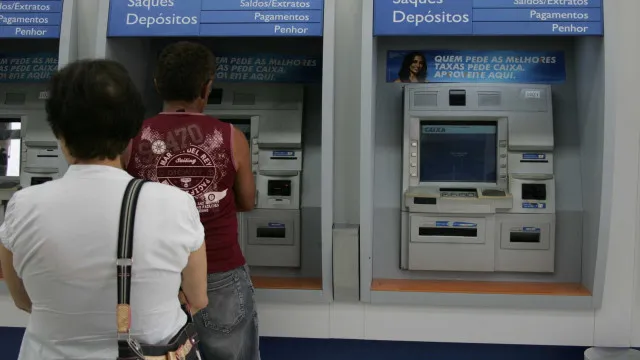 
                    Bancários farão paralisação de 24 horas nesta quinta-feira
                