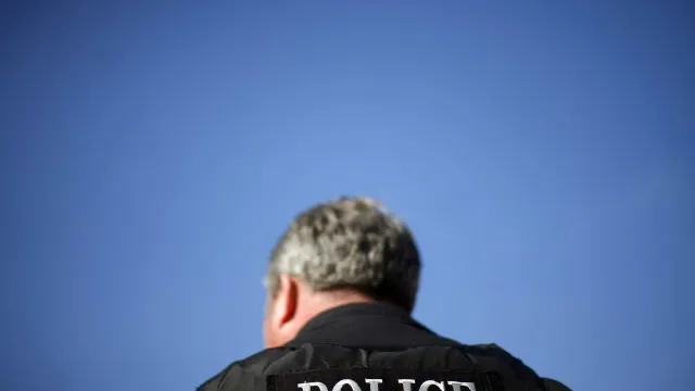
                    Pai morre ao defender filha de namorado violento nos EUA
                