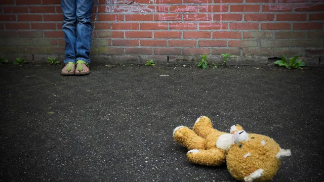 
                    Família descobre estupro após menina se consultar com IA
                