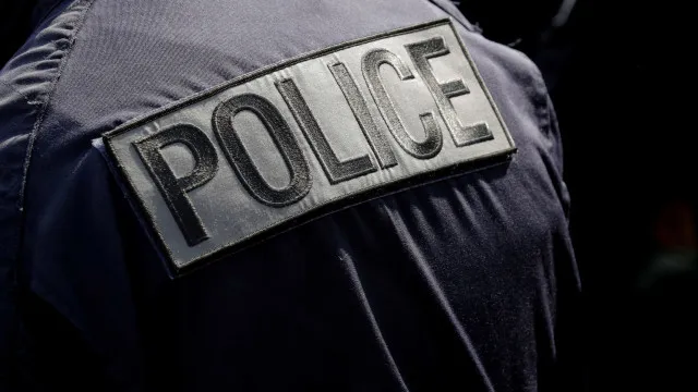 
                    França: Mulher arranca parte da língua do marido com beijo e o atropela
                
