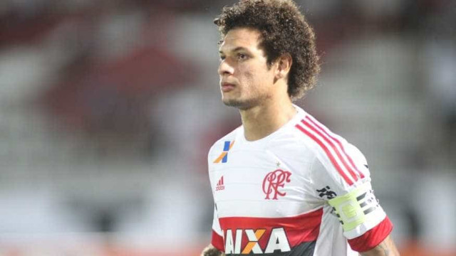 Flamengo bate Universidad Católica, vai às oitavas da Libertadores e alivia pressão