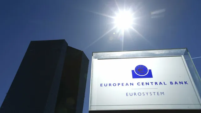 
                    BCE eleva juros em 25 pontos-base após choque inflacionário da guerra no Oriente Médio
                