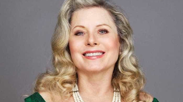 Aos 69 anos, Vera Fischer exibe barriga lisa de fazer inveja