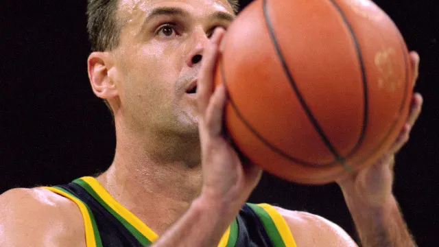 
                    Oscar impressionou Kobe, derrotou Robinson e recebeu de Bird seu maior prêmio
                