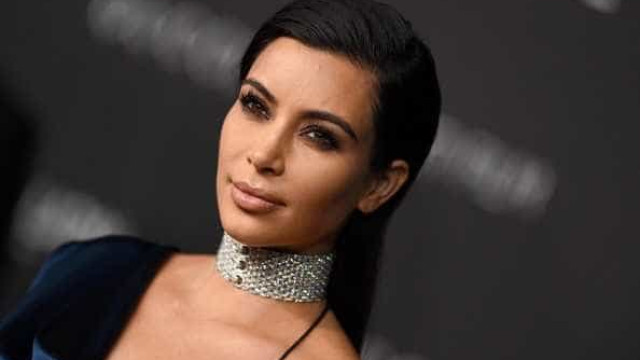 Fantasia inspirada em assalto 
de Kim Kardashian gera polêmica na web