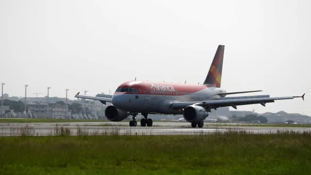 
                    Passageiros são hospitalizados após turbulência em voo nos EUA
                