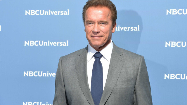 Arnold Schwarzenegger pede a Vladimir Putin para "parar com a guerra"