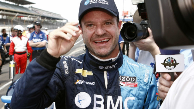 'Fim de um era de piadas', diz Barrichello ao receber vacina antecipadamente