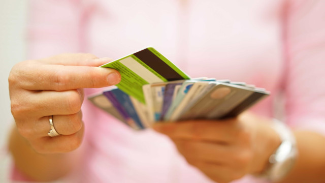 Juros no rotativo do cartão de crédito poderão no máximo dobrar a dívida