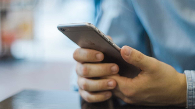 Mandar nudes já se tornou fonte de renda, premiação e agora almeja status de arte
