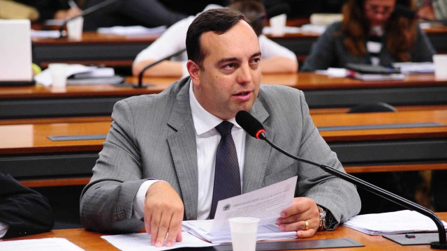 TSE pode cassar deputado por espalhar fake news