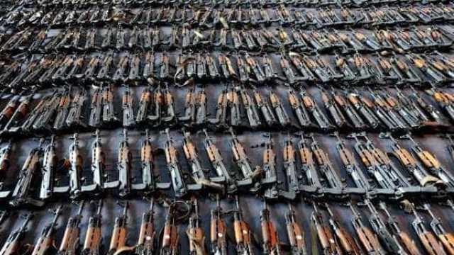 PCC envia armas para facção aliada no RJ após mortes em presídios
