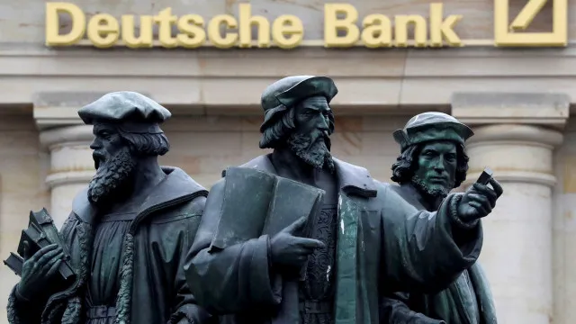 
                    Deutsche Bank supera projeções no 3º tri e diz estar no rumo das metas para 2026
                