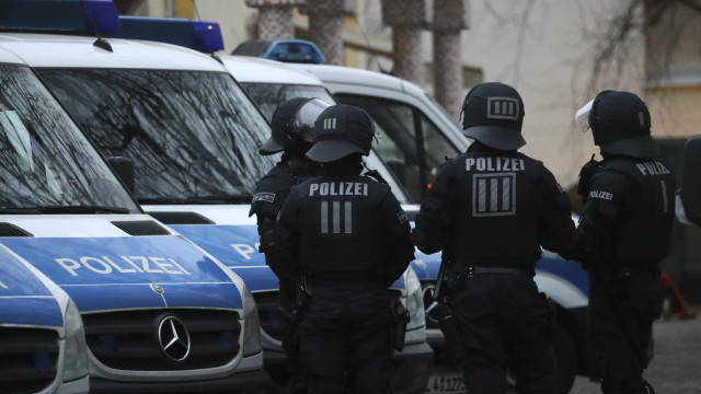 Aeroportos na Alemanha entram em alerta contra terrorismo