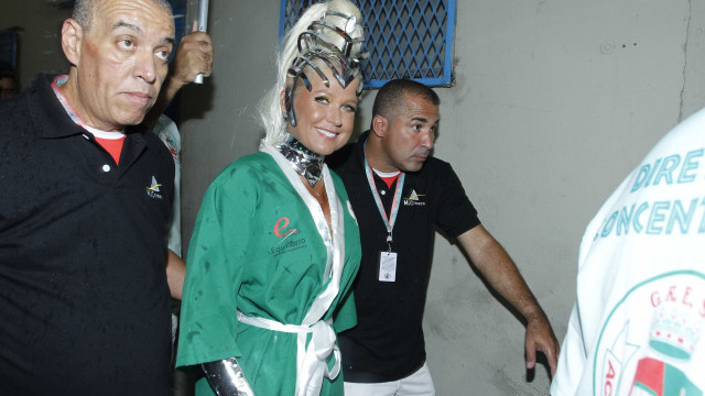 Xuxa diz que gostaria de cantar 'Lua de Cristal' em ritmo de Carnaval