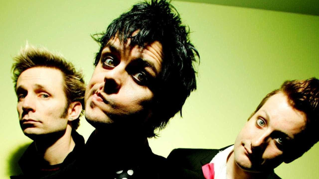 Banda Green Day troca verso de música para criticar Donald Trump durante show
