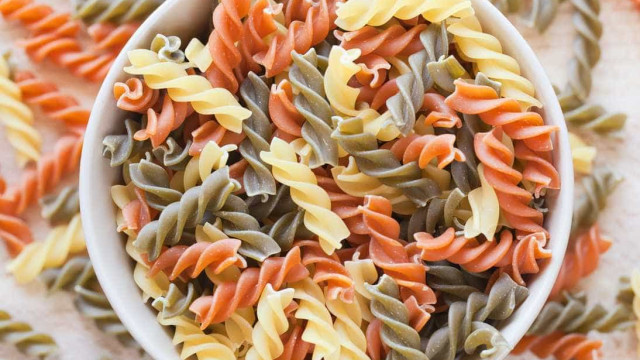 Receita de fusilli com vegetais e azeite de coentro