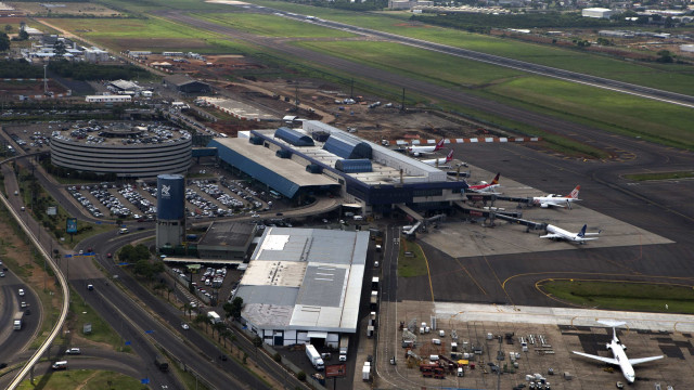 Aeroporto Salgado Filho, em Porto Alegre, deve ser reaberto apenas em dezembro