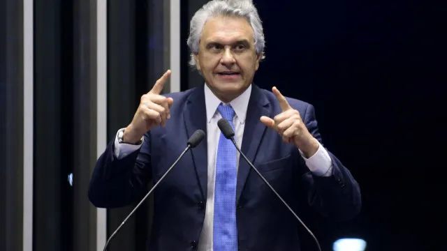 
                    Caiado deixa cargo em Goiás com ao menos 10 parentes no governo
                