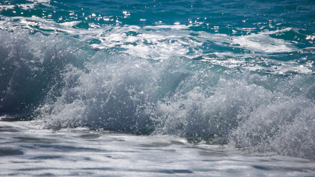 Nadador de 53 anos morre durante prova de águas abertas na Bahia