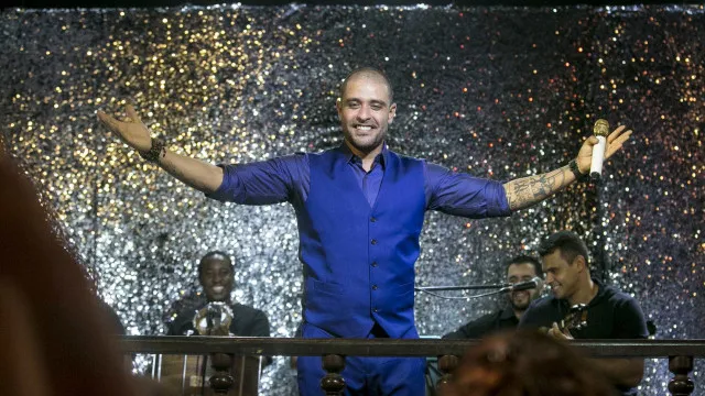 
                    Diogo Nogueira se recupera em casa após quadro grave de laringite
                