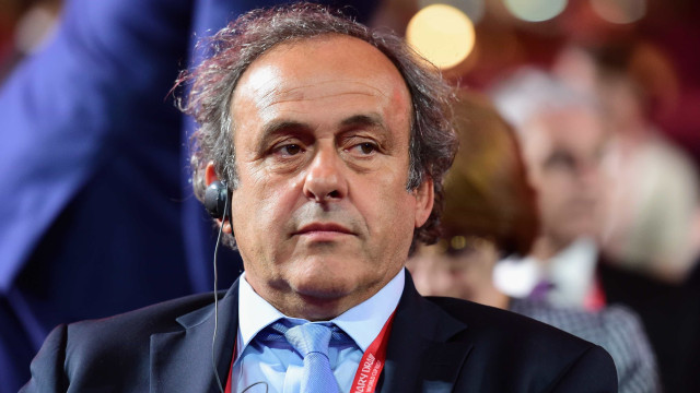 Michel Platini aponta retorno ao futebol e defende de novo a Copa no Catar
