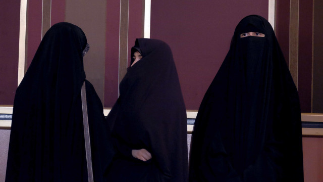 Livre dos terroristas, mulheres de
 Mossul já podem comprar lingerie