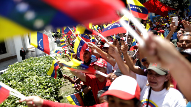 Assembleia Constituinte inicia 
os trabalhos na Venezuela