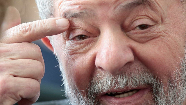 Juiz suspende entrega de título a Lula na Bahia