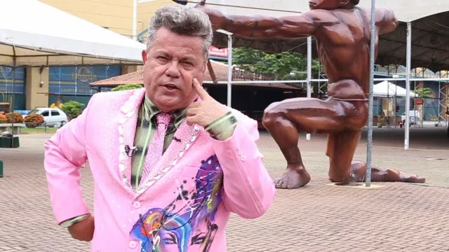 
                    Milton Cunha pede desculpas a Pabllo Vittar após fala sobre cantora: 'Erro grosseiro'
                