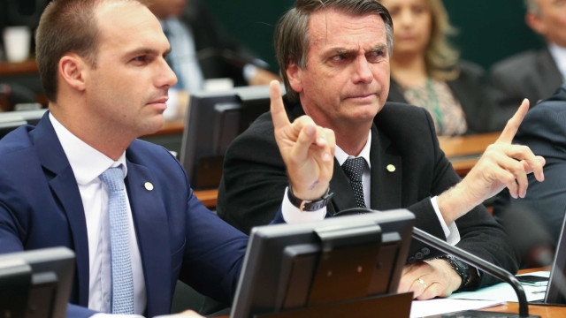 Bolsonaro faz ofensiva no Nordeste e Eduardo busca candidatura