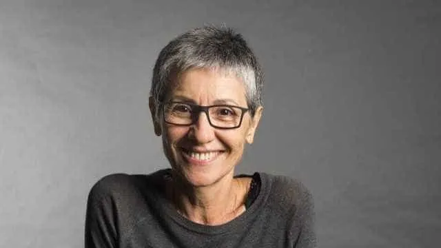 
                    Cássia Kis é acusada de transfobia em banheiro de shopping no Rio
                